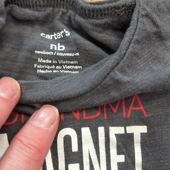 Carter's onesie - Picture 3 of 3